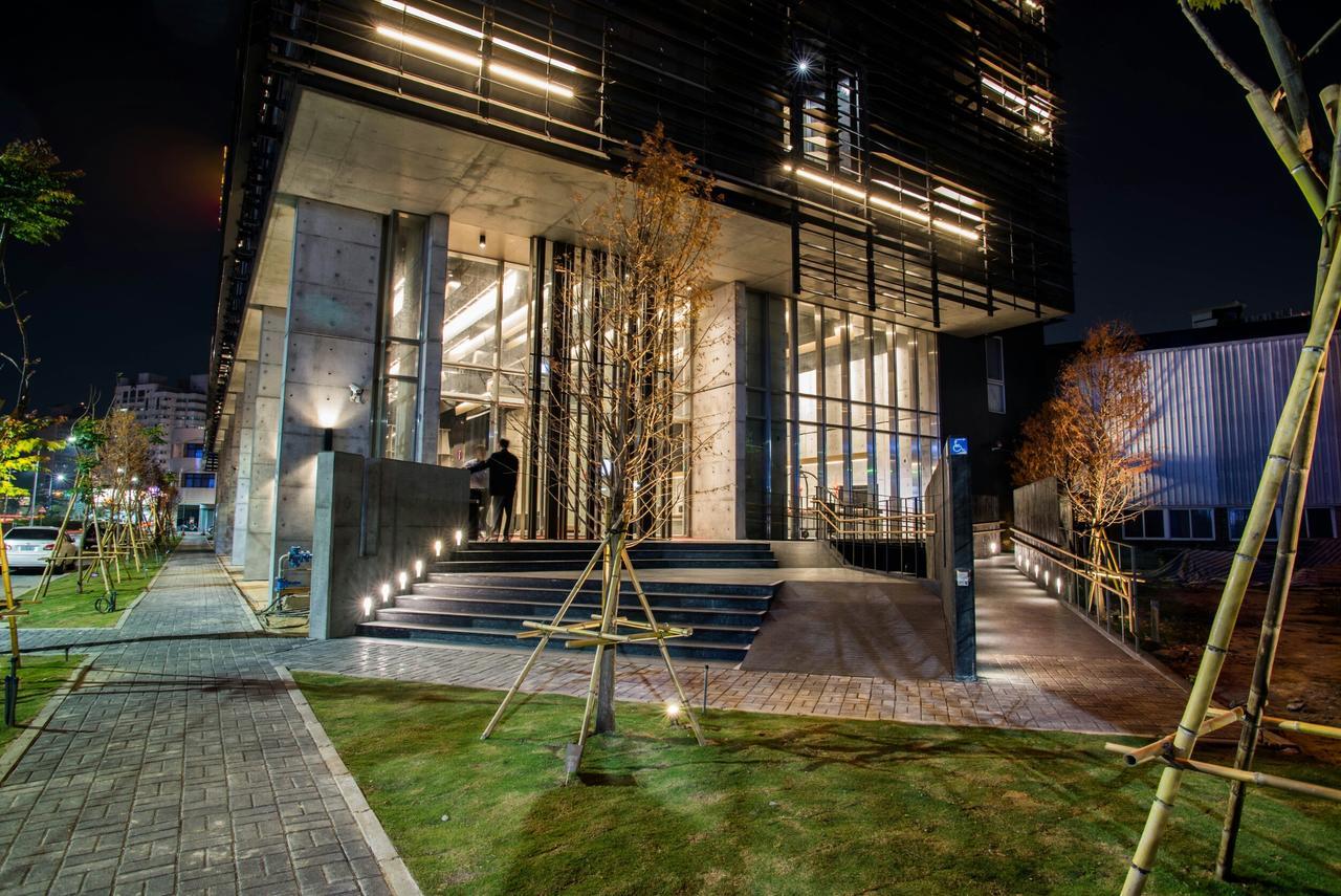 Orient Luxury Hotel Kota Chiayi Bagian luar foto